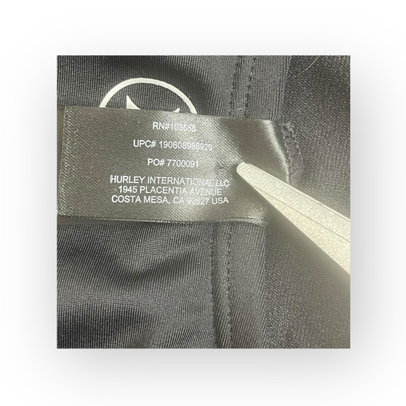 new Hurley 🝮 One Piece Strappy Full Coverage Sport Swimsuit 🝮 Black 🝮 XL - Picture 11 of 16